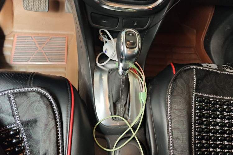 Used Buick Encore 2015 1.4T Automatic Two-Wheel Drive Urban Elite Version Gear Lever