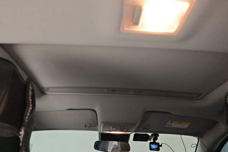 Used Buick Encore 2015 1.4T Automatic Two-Wheel Drive Urban Elite Version Headliner