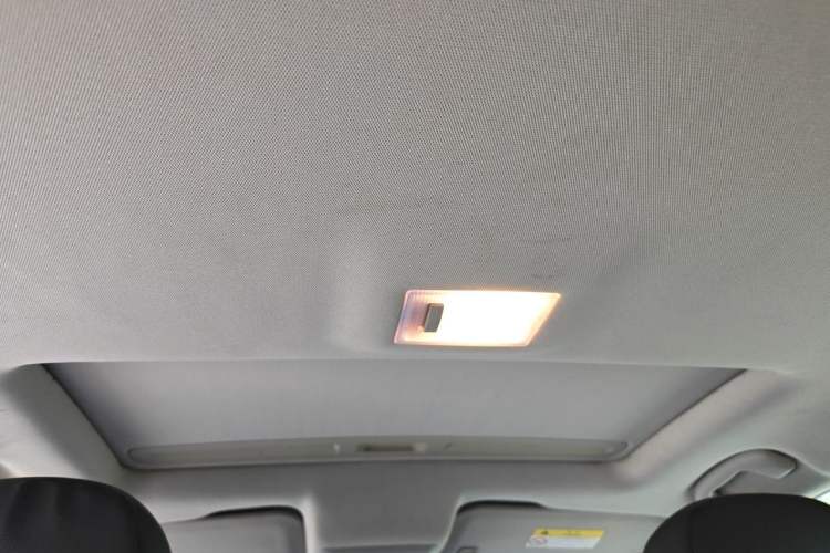 Used Buick Encore 2015 1.4T Automatic Two-Wheel Drive Urban Elite Version Headliner