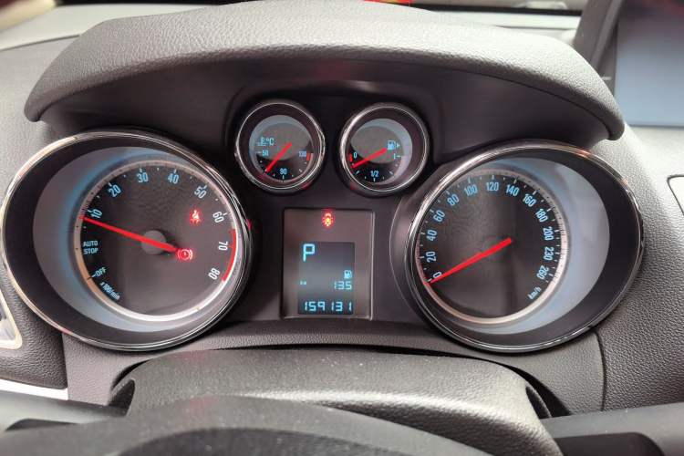 Used Buick Encore 2015 1.4T Automatic Two-Wheel Drive Urban Elite Version Instrument Cluster