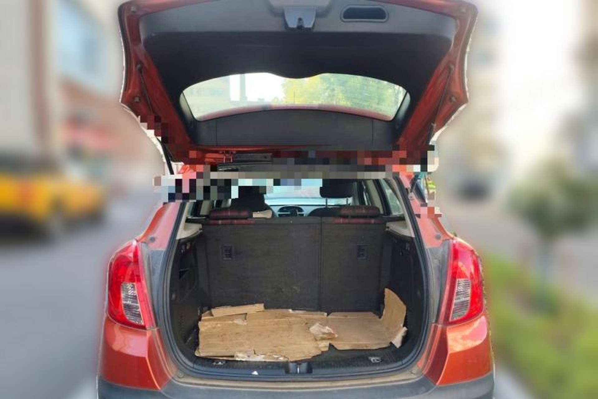 Used Buick Encore 2015 1.4T Manual Two-Wheel Drive Urban Advanced Model Trunk