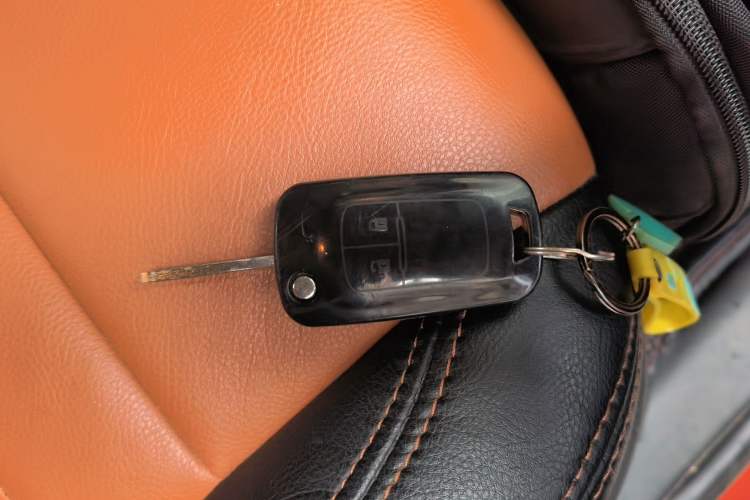 Used Buick Encore 2015 1.4T Automatic Two-Wheel Drive Urban Elite Version Vehicle Key