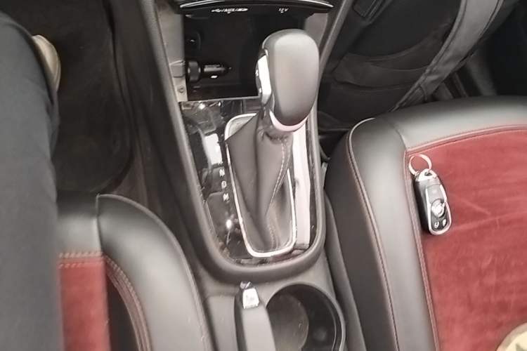 Used Buick Encore 2016 18T Automatic All-Wheel-Drive Flagship Model Gear Lever