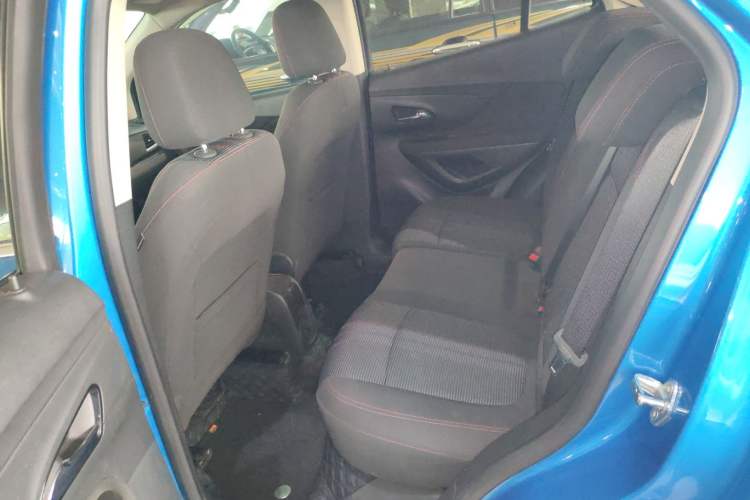 Used Buick Encore 2016 18T Automatic Two-Wheel Drive Urban Leading Edition Interior 1