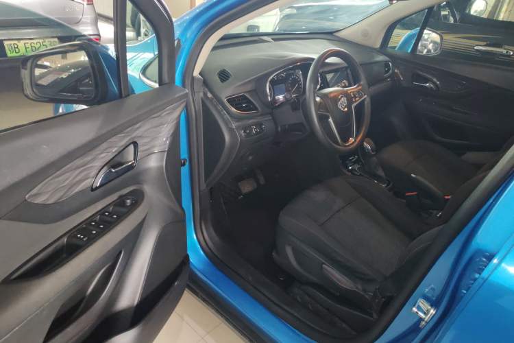 Used Buick Encore 2016 18T Automatic Two-Wheel Drive Urban Leading Edition Interior 2