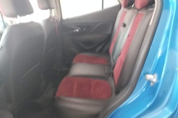 Used Buick Encore 2016 18T Automatic All-Wheel-Drive Flagship Model Left Rear Seat