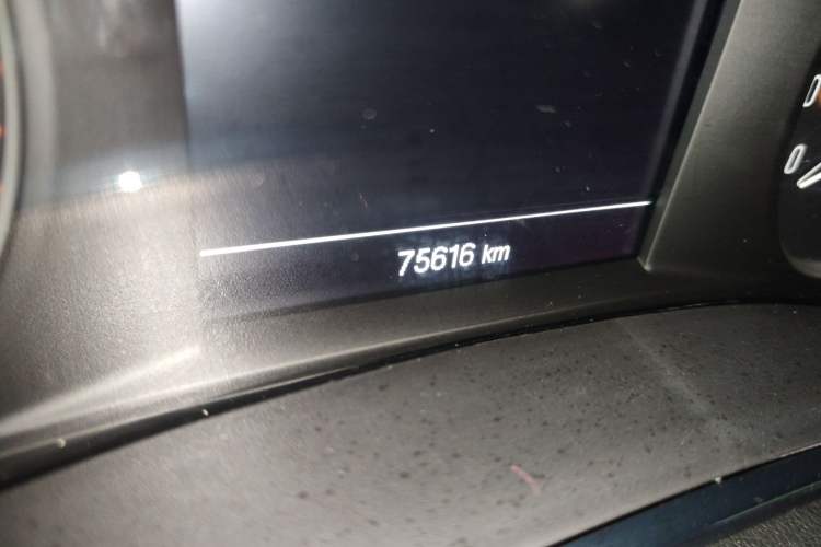 Used Buick Encore 2016 18T Automatic Two-Wheel Drive Urban Leading Edition Odometer Close Up