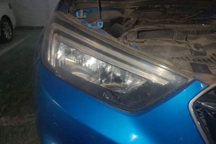 Used Buick Encore 2016 18T Manual Two-Wheel Drive Urban Advanced Model Right Front Headlight