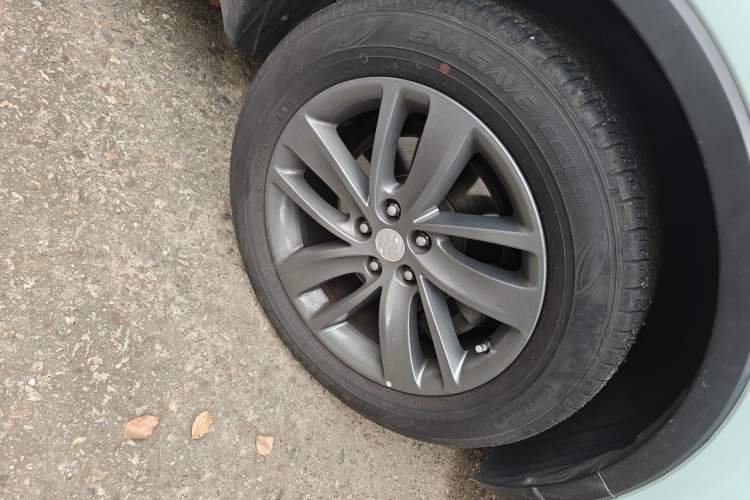 Used Buick Encore 2016 18T Automatic Two-Wheel Drive Urban Leading Edition Right Front Wheel Hub