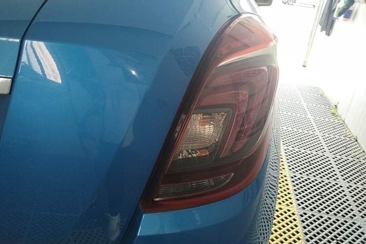 Used Buick Encore 2016 18T Automatic All-Wheel-Drive Flagship Model Right Rear Taillight