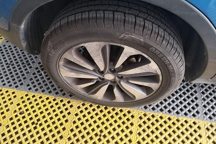 Used Buick Encore 2016 18T Automatic All-Wheel-Drive Flagship Model Right Rear Wheel Hub