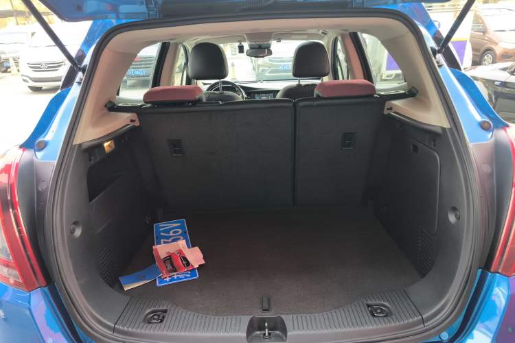 Used Buick Encore 2016 18T Automatic Two-Wheel Drive Urban Elite Model Trunk