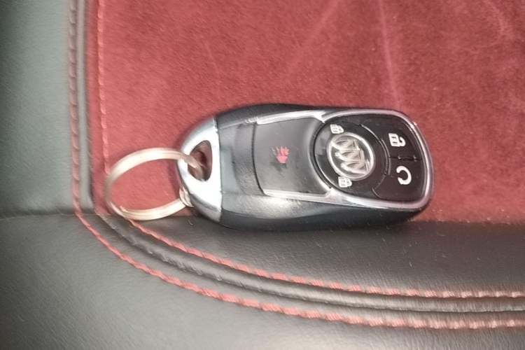Used Buick Encore 2016 18T Automatic All-Wheel-Drive Flagship Model Vehicle Key