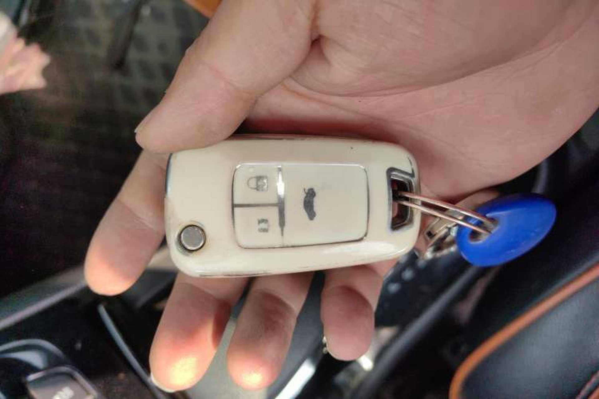 Used Buick Encore 2016 18T Automatic Two-Wheel Drive Urban Leading Edition Vehicle Key