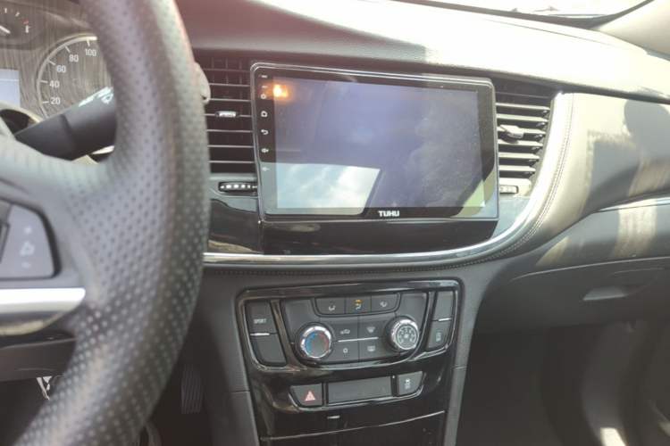 Used Buick Encore 2016 18T Automatic Two-Wheel Drive Urban Fashion Model Audio And AC Panel