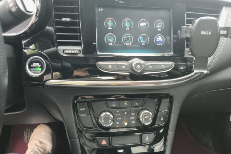 Used Buick Encore 2016 18T Automatic Two-Wheel Drive Urban Elite Model Audio And AC Panel