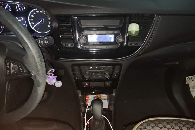 Used Buick Encore 2016 18T Automatic Two-Wheel Drive Urban Leading Edition Audio And AC Panel