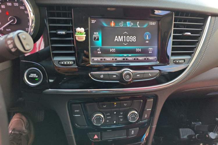Used Buick Encore 2016 18T Automatic All-Wheel-Drive Flagship Model Audio And AC Panel
