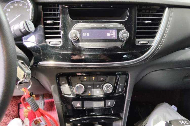 Used Buick Encore 2016 18T Automatic Two-Wheel Drive Urban Leading Edition Audio And AC Panel