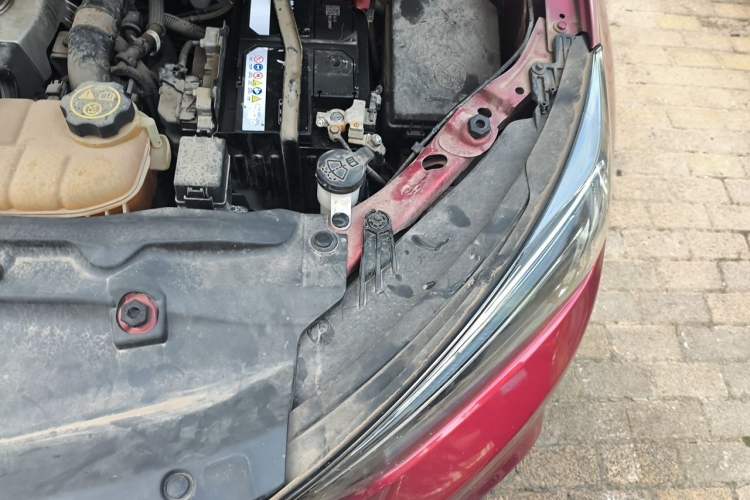 Used Buick Encore 2016 18T Automatic Two-Wheel Drive Urban Leading Edition Engine Bay Left