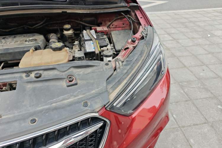 Used Buick Encore 2016 18T Automatic Two-Wheel Drive Urban Fashion Model Engine Bay Left