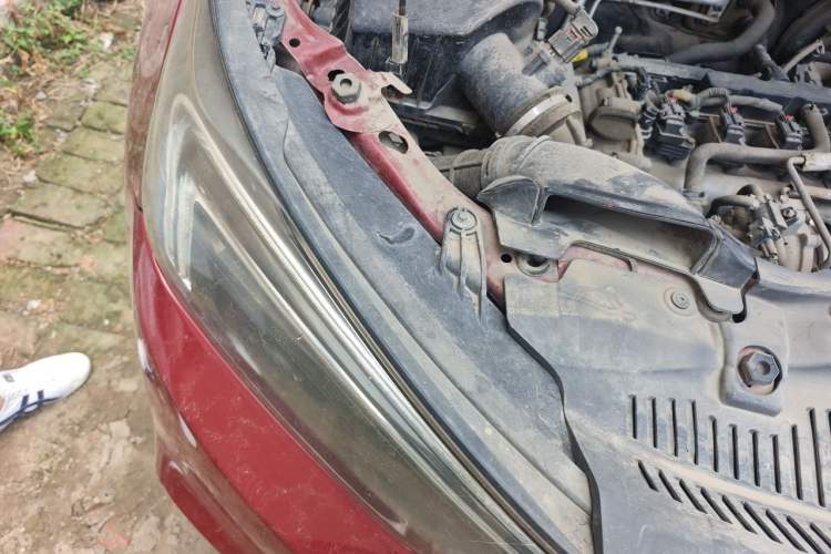 Used Buick Encore 2016 18T Automatic Two-Wheel Drive Urban Leading Edition Engine Bay Right