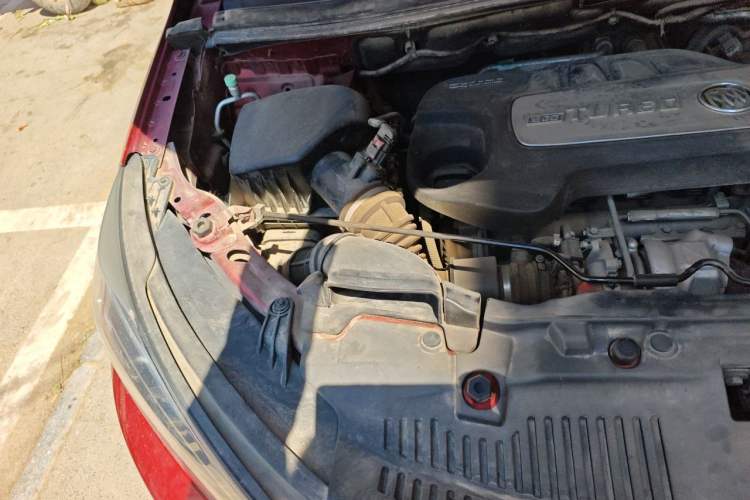 Used Buick Encore 2016 18T Automatic All-Wheel-Drive Flagship Model Engine Bay Right