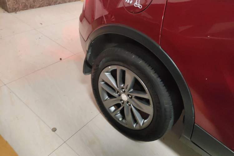 Used Buick Encore 2016 18T Automatic Two-Wheel Drive Urban Fashion Model Exterior 5