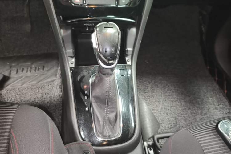 Used Buick Encore 2016 18T Automatic Two-Wheel Drive Urban Fashion Model Gear Lever