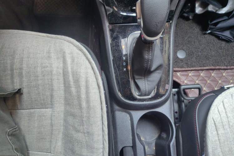 Used Buick Encore 2016 18T Automatic Two-Wheel Drive Urban Elite Model Gear Lever