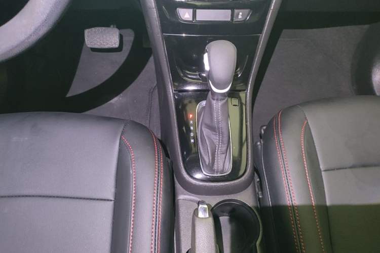 Used Buick Encore 2016 18T Automatic Two-Wheel Drive Urban Leading Edition Gear Lever