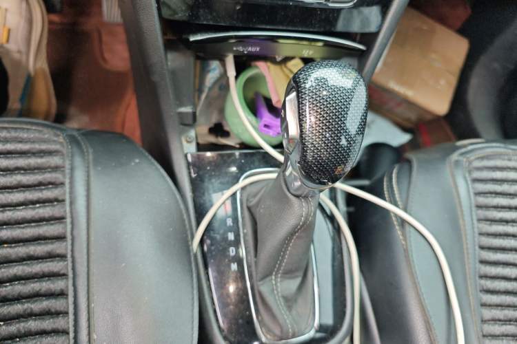 Used Buick Encore 2016 18T Automatic Two-Wheel Drive Urban Fashion Model Gear Lever