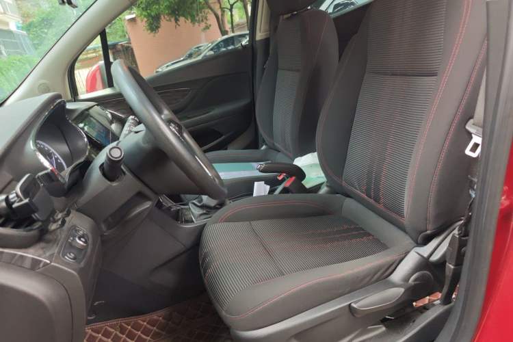 Used Buick Encore 2016 18T Manual Two-Wheel Drive Urban Advanced Model Left Front Seat