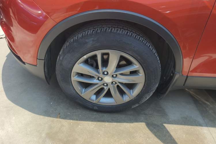 Used Buick Encore 2016 18T Automatic Two-Wheel Drive Urban Fashion Model Left Front Wheel Hub