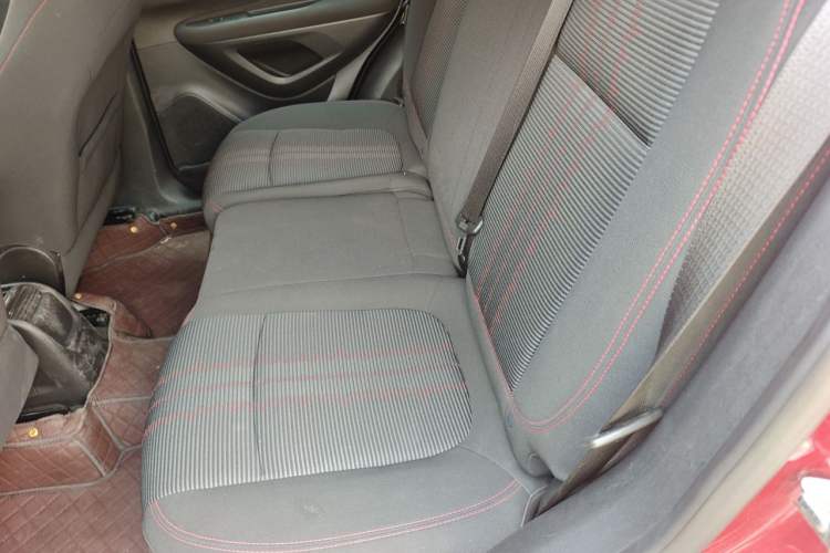 Used Buick Encore 2016 18T Automatic Two-Wheel Drive Urban Leading Edition Left Rear Seat