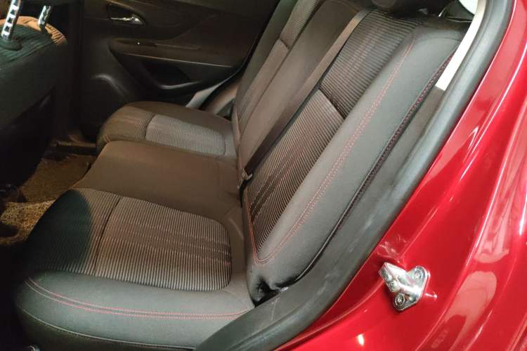 Used Buick Encore 2016 18T Automatic Two-Wheel Drive Urban Fashion Model Left Rear Seat