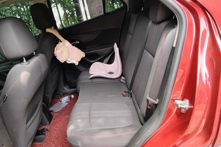 Used Buick Encore 2016 18T Automatic Two-Wheel Drive Urban Leading Edition Left Rear Seat