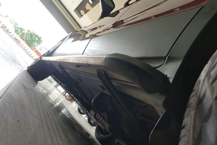 Used Buick Encore 2016 18T Automatic Two-Wheel Drive Urban Leading Edition Left Side Sill