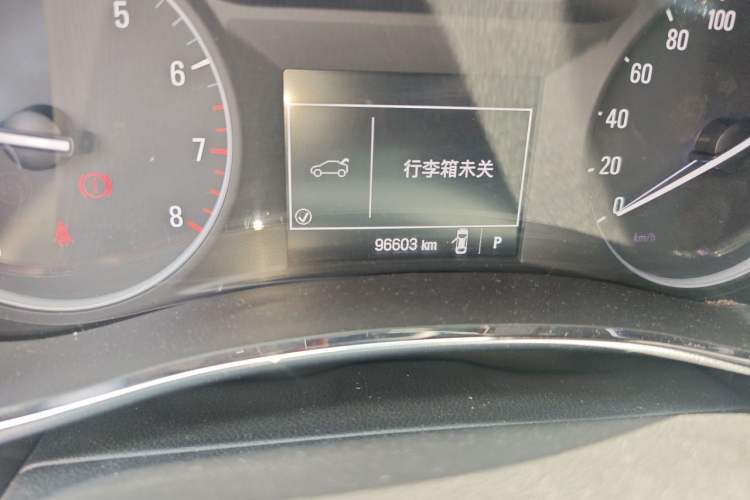 Used Buick Encore 2016 18T Automatic Two-Wheel Drive Urban Leading Edition Odometer Close Up