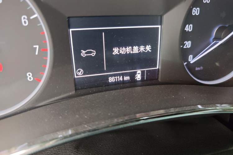Used Buick Encore 2016 18T Manual Two-Wheel Drive Urban Advanced Model Odometer Close Up
