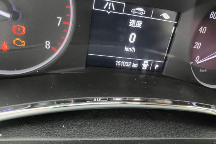 Used Buick Encore 2016 18T Automatic Two-Wheel Drive Urban Elite Model Odometer Close Up