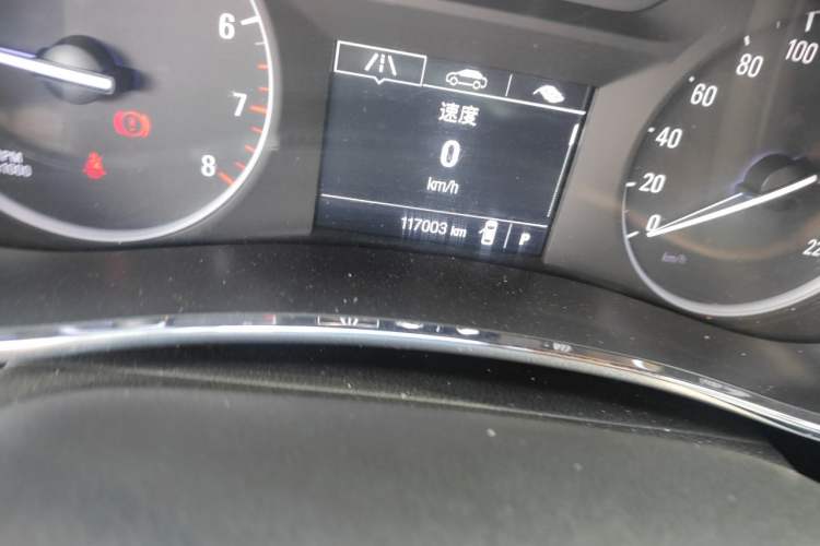 Used Buick Encore 2016 18T Automatic Two-Wheel Drive Urban Leading Edition Odometer Close Up