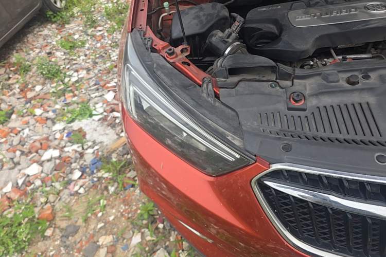 Used Buick Encore 2016 18T Automatic Two-Wheel Drive Urban Fashion Model Right Front Headlight