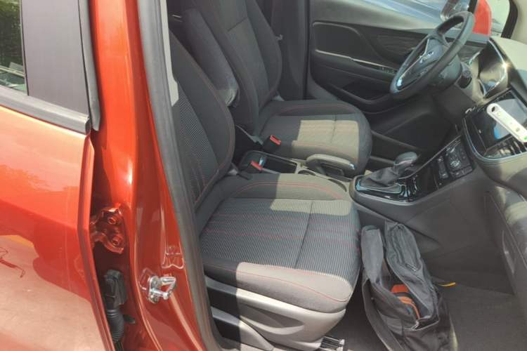 Used Buick Encore 2016 18T Automatic Two-Wheel Drive Urban Fashion Model Right Front Seat