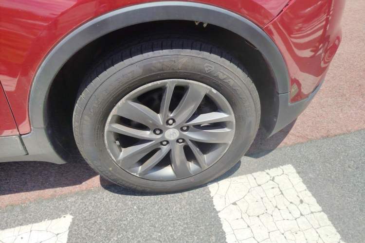 Used Buick Encore 2016 18T Automatic Two-Wheel Drive Urban Leading Edition Right Front Wheel Hub