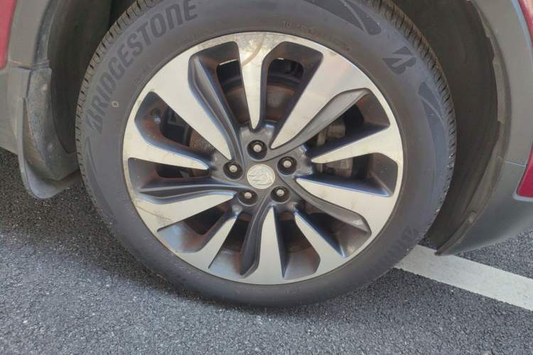 Used Buick Encore 2016 18T Automatic Two-Wheel Drive Urban Elite Model Right Front Wheel Hub