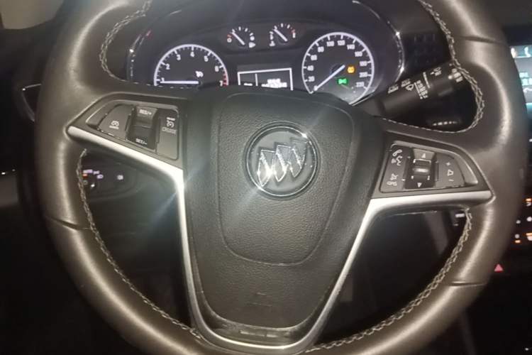 Used Buick Encore 2016 18T Automatic Two-Wheel Drive Urban Elite Model Steering Wheel