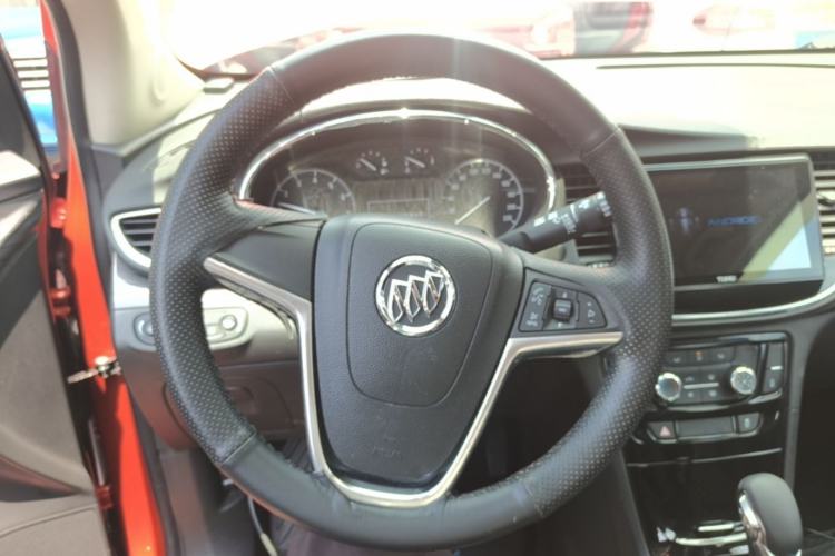 Used Buick Encore 2016 18T Automatic Two-Wheel Drive Urban Fashion Model Steering Wheel
