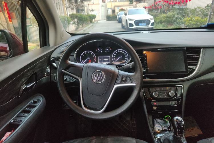Used Buick Encore 2016 18T Manual Two-Wheel Drive Urban Advanced Model Steering Wheel