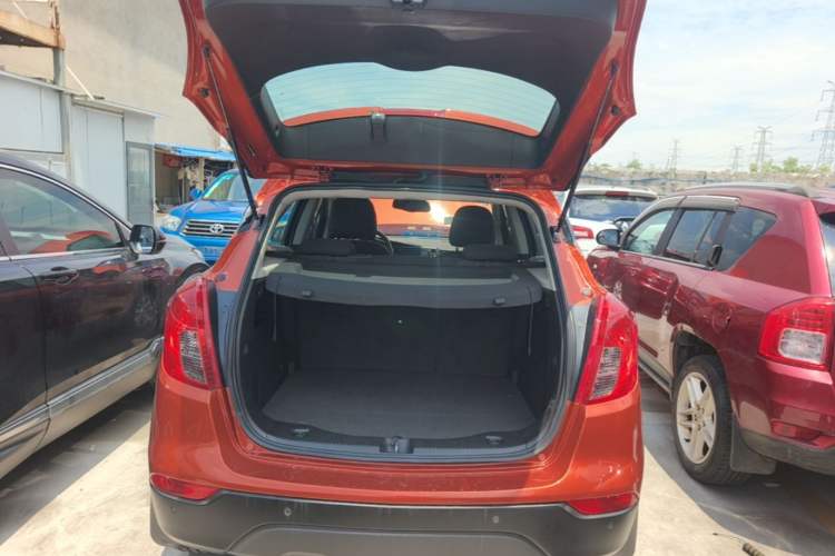 Used Buick Encore 2016 18T Automatic Two-Wheel Drive Urban Fashion Model Trunk